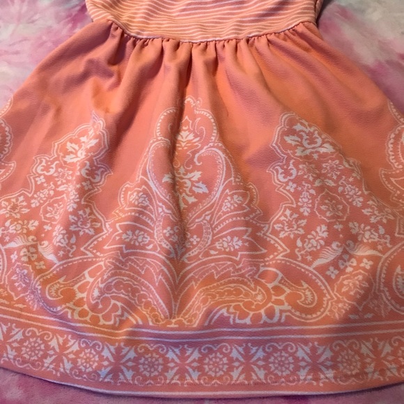 💋 Pink and White Halter Mini Dress with lots of flow 💋 - Picture 2 of 5